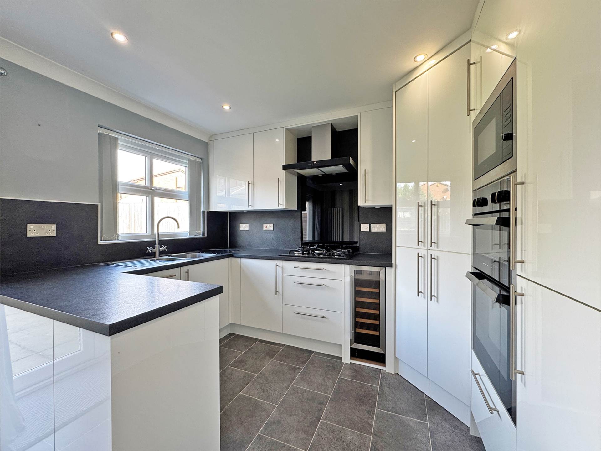 Bellingham Close, Oldham, Image 11