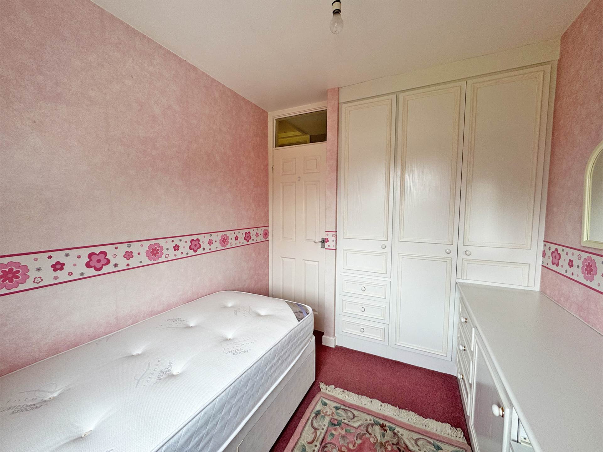 Bellingham Close, Oldham, Image 4