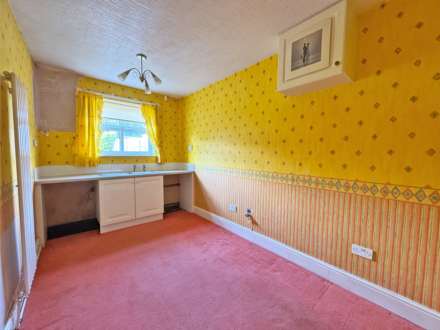 Bellingham Close, Oldham, Image 7