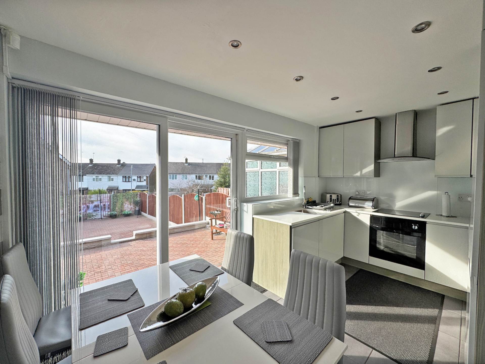 Helston Drive, Royton, Image 6
