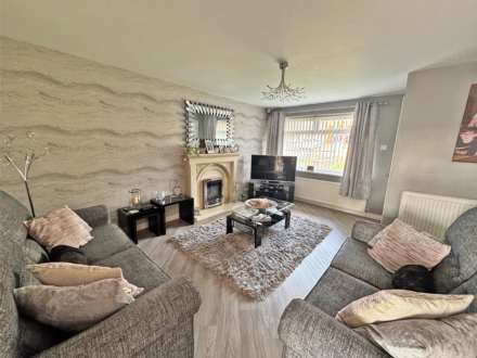 Helston Drive, Royton, Image 2