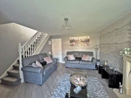Helston Drive, Royton, Image 3