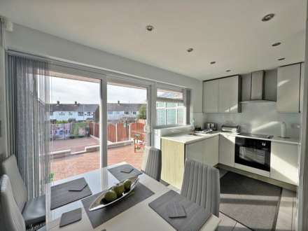 Helston Drive, Royton, Image 6