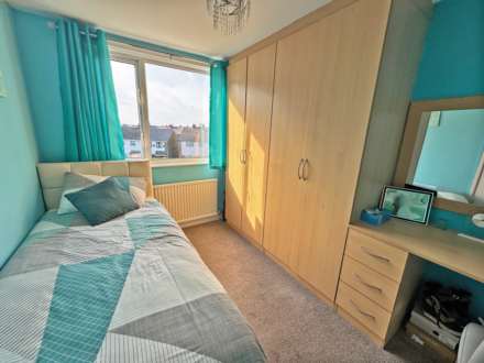 Helston Drive, Royton, Image 8