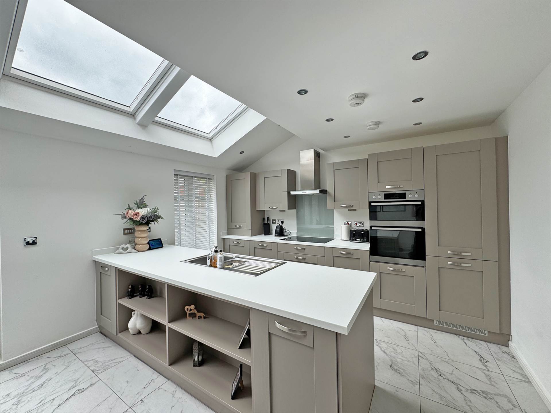 Long Meadow Avenue, Oldham, Image 3