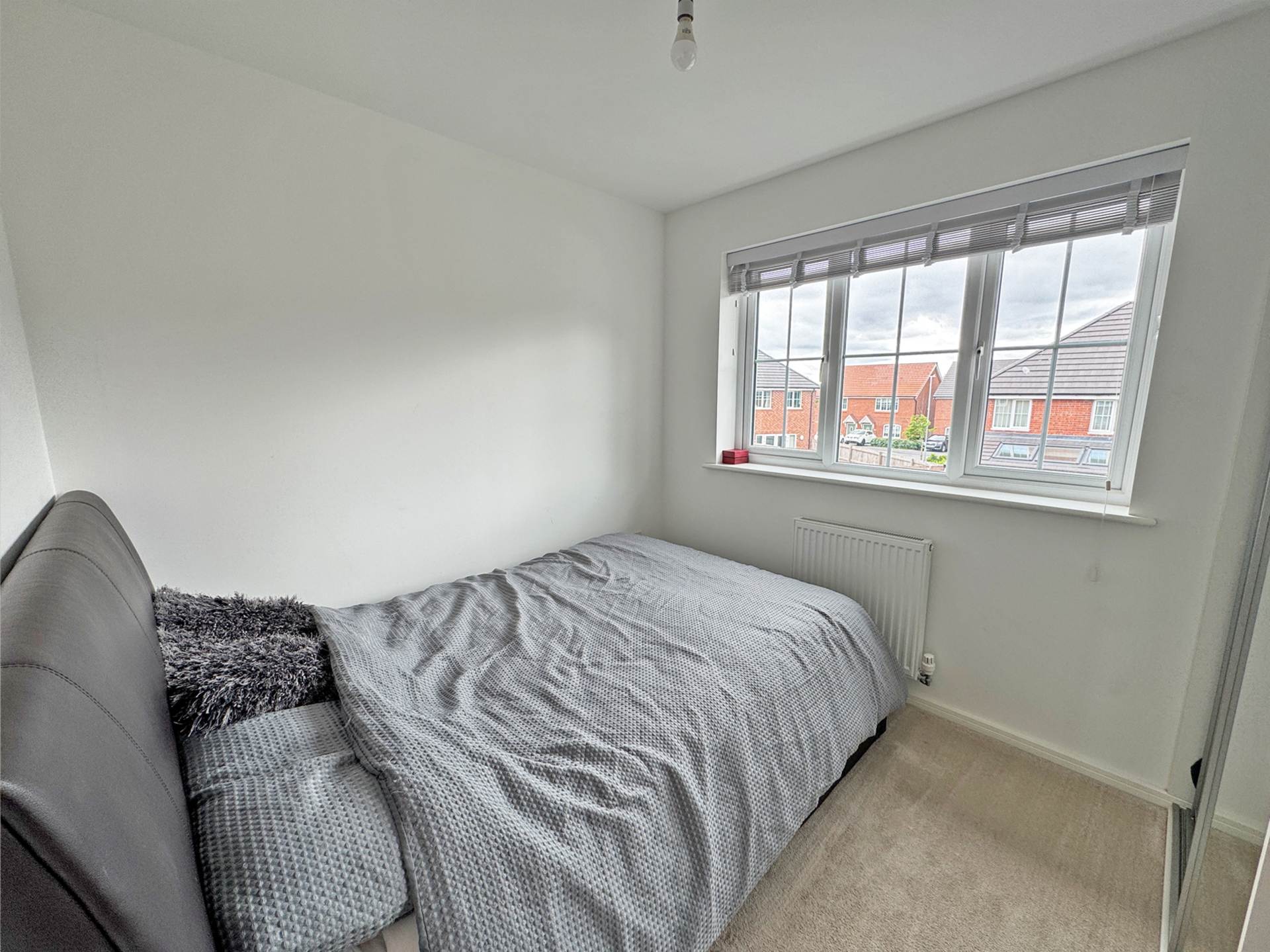 Long Meadow Avenue, Oldham, Image 5