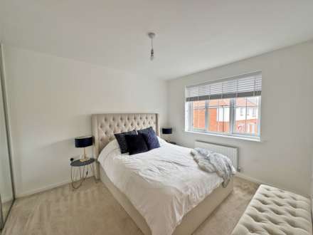Long Meadow Avenue, Oldham, Image 13