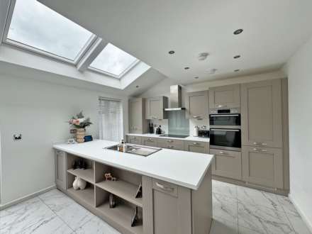 Long Meadow Avenue, Oldham, Image 3