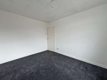 Sunfield Avenue, Moorside, Image 10
