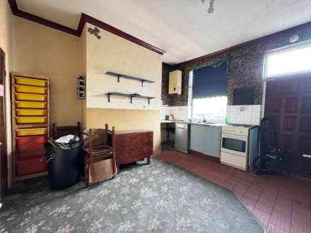 Shaw Road, Oldham, Image 6
