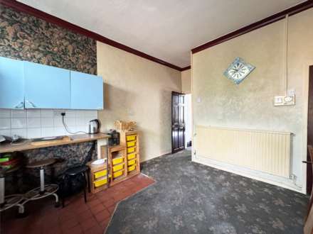 Shaw Road, Oldham, Image 8