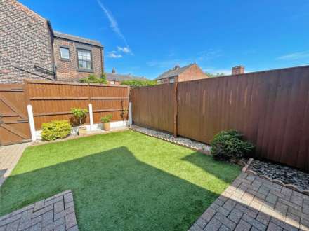 Rainshaw Street, Royton, Image 12