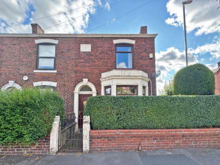 Stamford Road, Lees