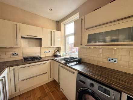 Stamford Road, Lees, Image 6