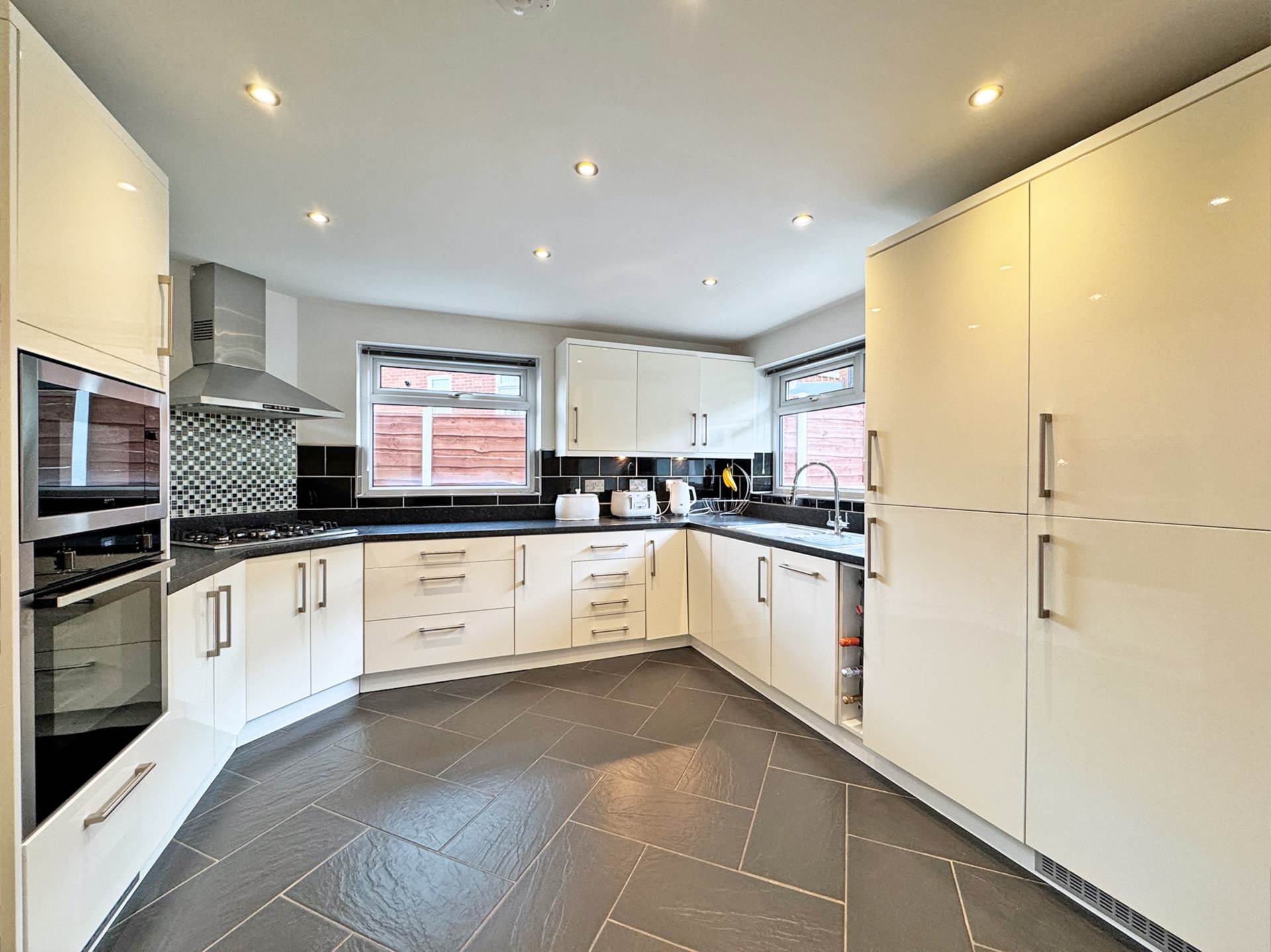 Denbydale Way, Oldham, Image 5