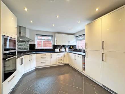 Denbydale Way, Oldham, Image 5