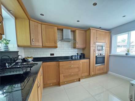 Penthorpe Drive, Royton, Image 4