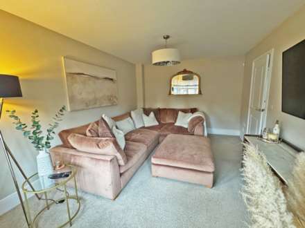 Campion Drive, Oldham, Image 5