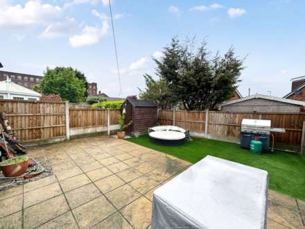 Helston Drive, Royton, Oldham, Image 14