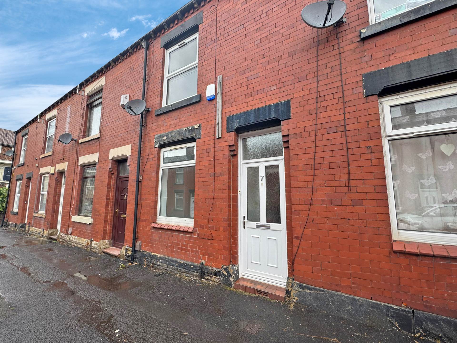 Adlington Street, Waterhead, Image 1
