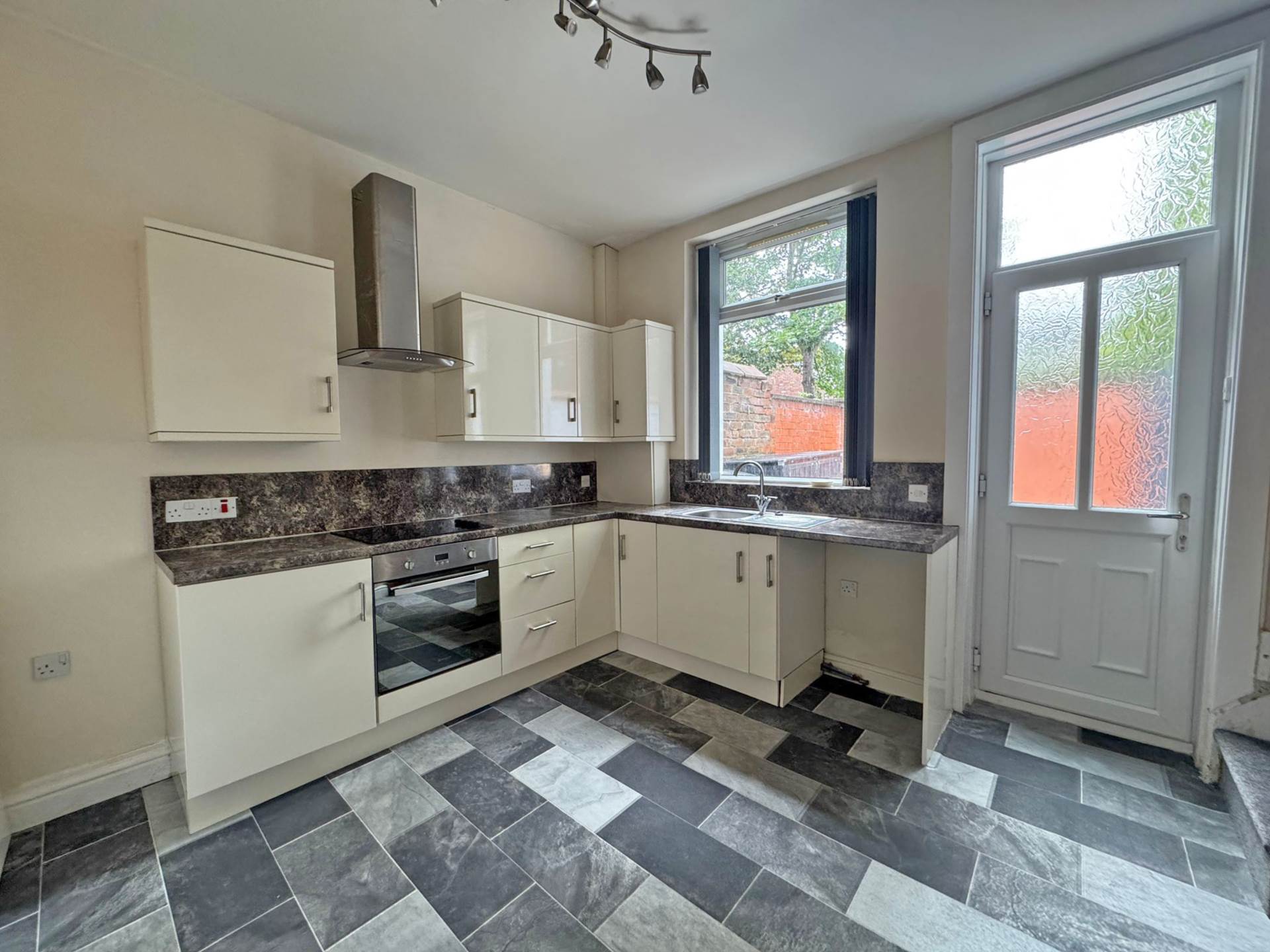 Adlington Street, Waterhead, Image 5