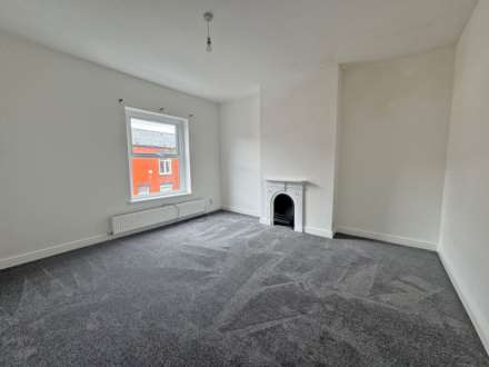 Adlington Street, Waterhead, Image 7