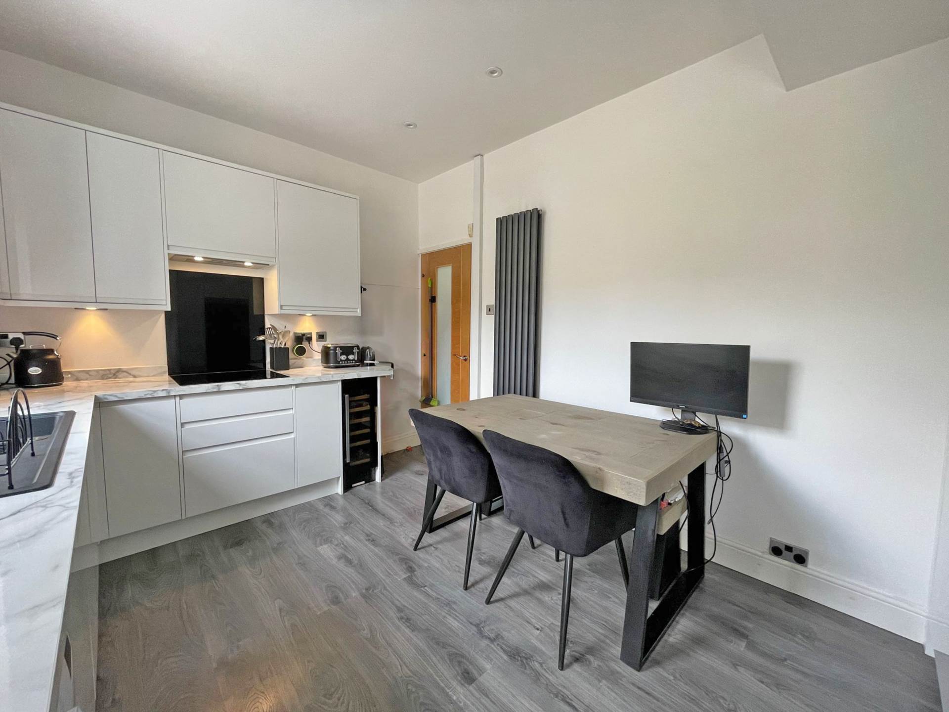 Chew Valley Road, Greenfield, Image 9