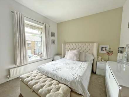 Chew Valley Road, Greenfield, Image 12