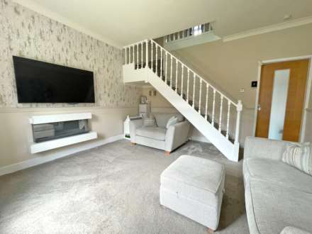 Chew Valley Road, Greenfield, Image 2