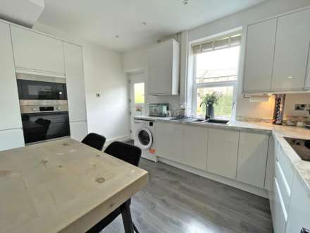 Chew Valley Road, Greenfield, Image 6