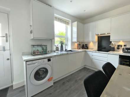 Chew Valley Road, Greenfield, Image 7