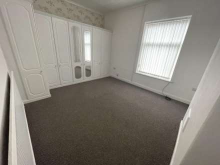 London Road, Derker, Image 12