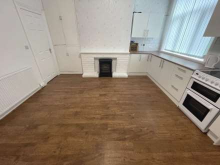 London Road, Derker, Image 6
