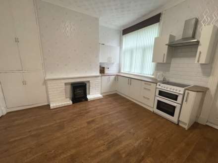 London Road, Derker, Image 7