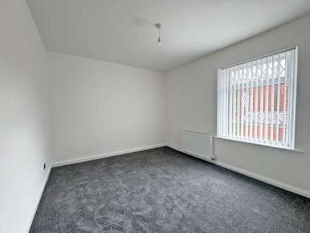 Charles Street, Royton, Image 8