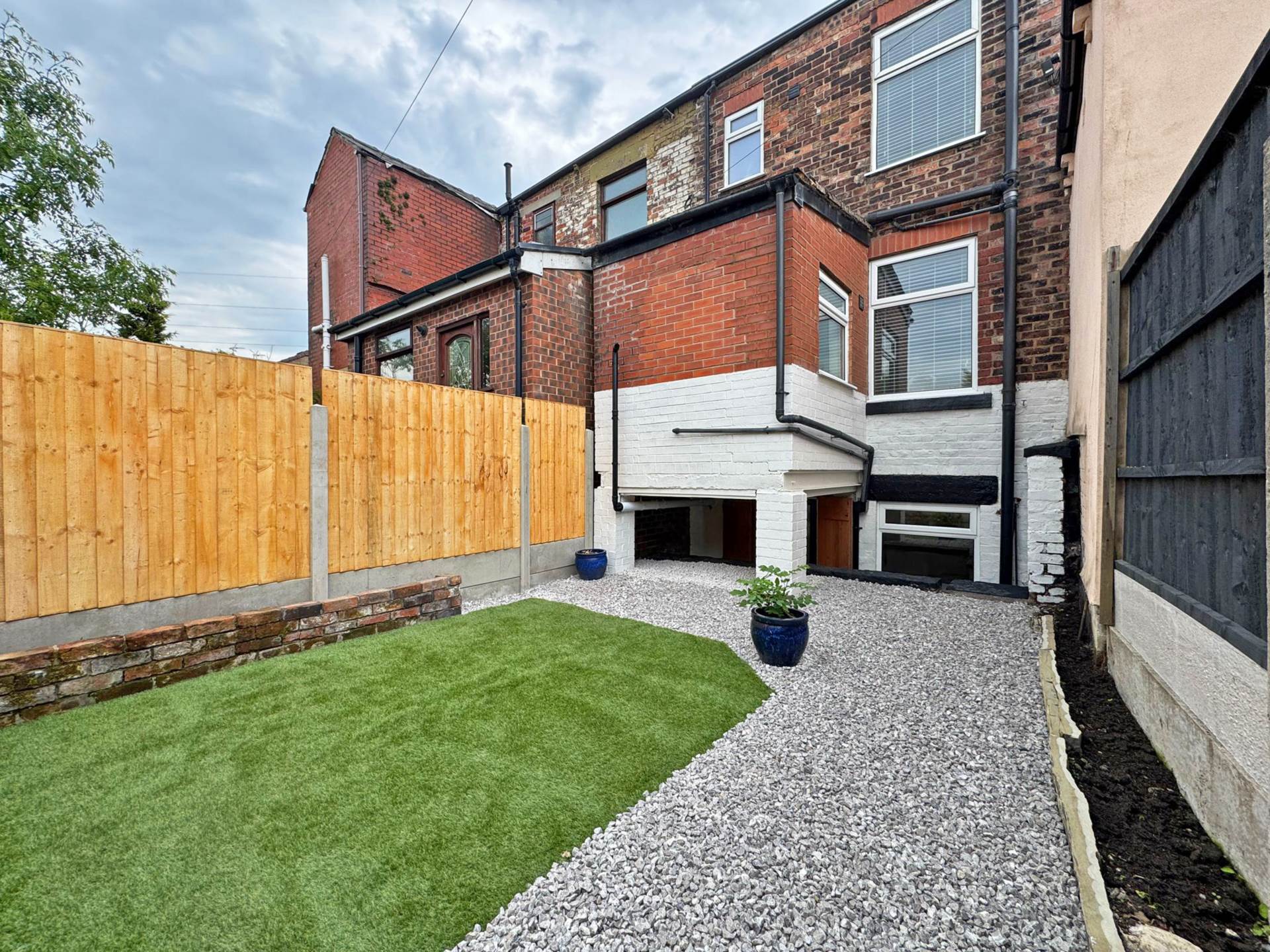 Rochdale Road, Royton, Image 20