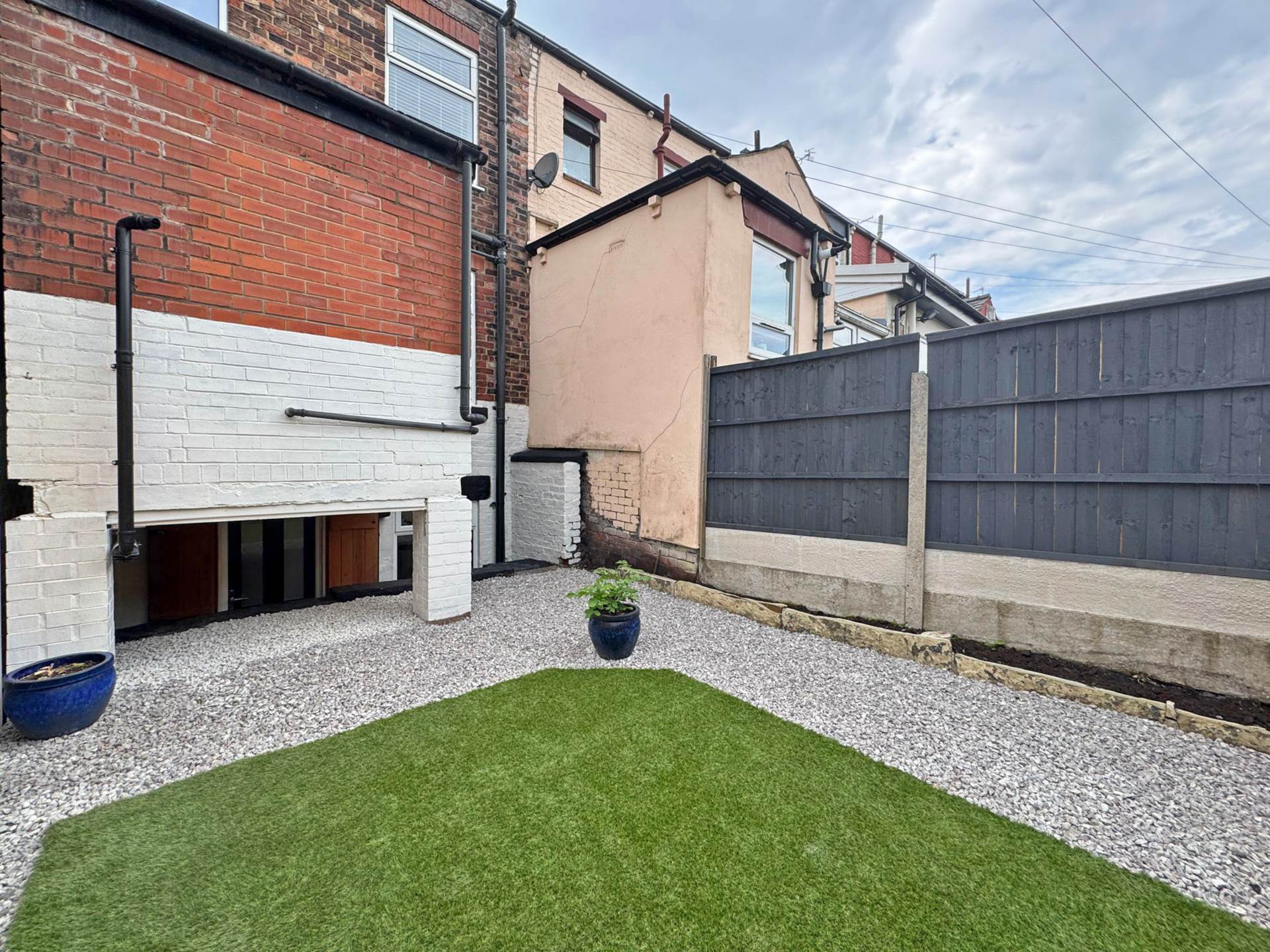 Rochdale Road, Royton, Image 21