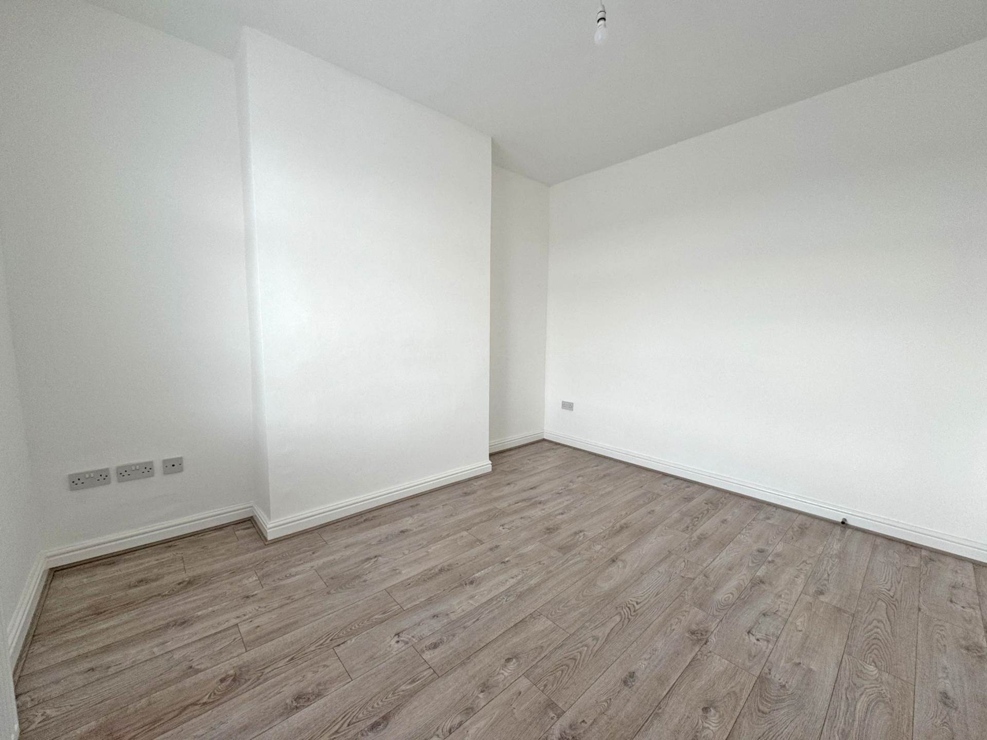 Rochdale Road, Royton, Image 4
