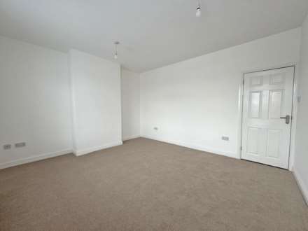 Rochdale Road, Royton, Image 14