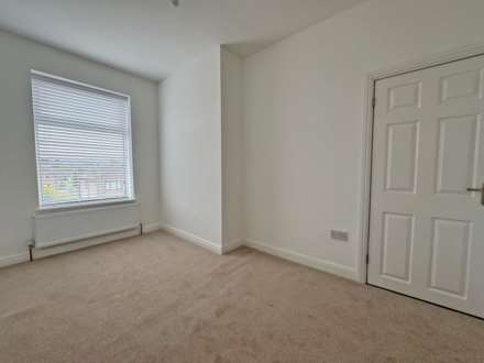 Rochdale Road, Royton, Image 16
