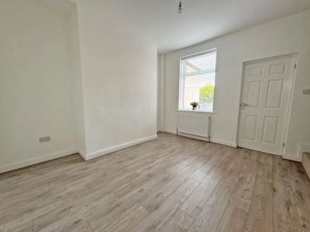 Rochdale Road, Royton, Image 6