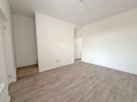 Rochdale Road, Royton, Image 9