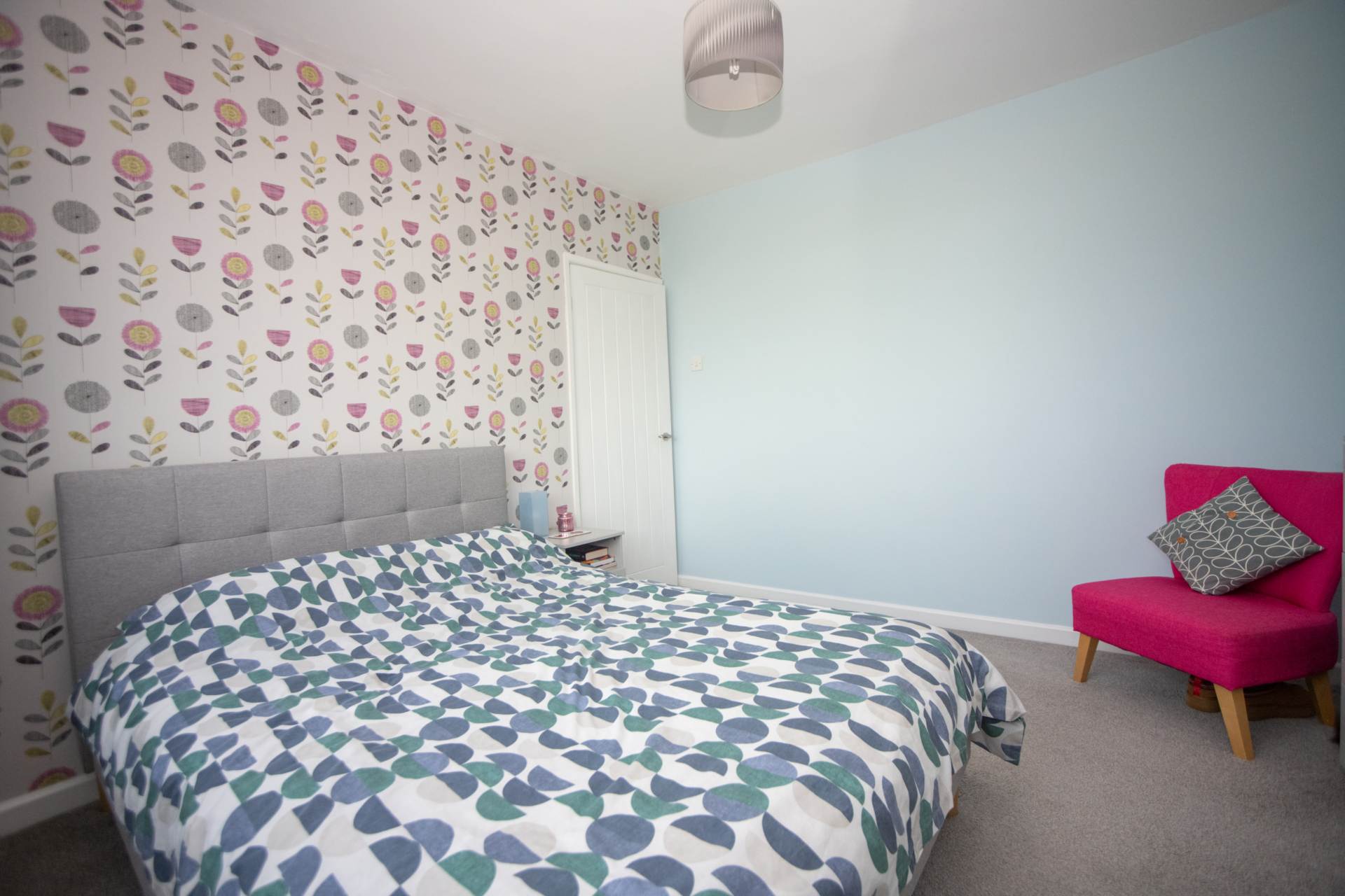 Manor Road, Shaw, Image 15