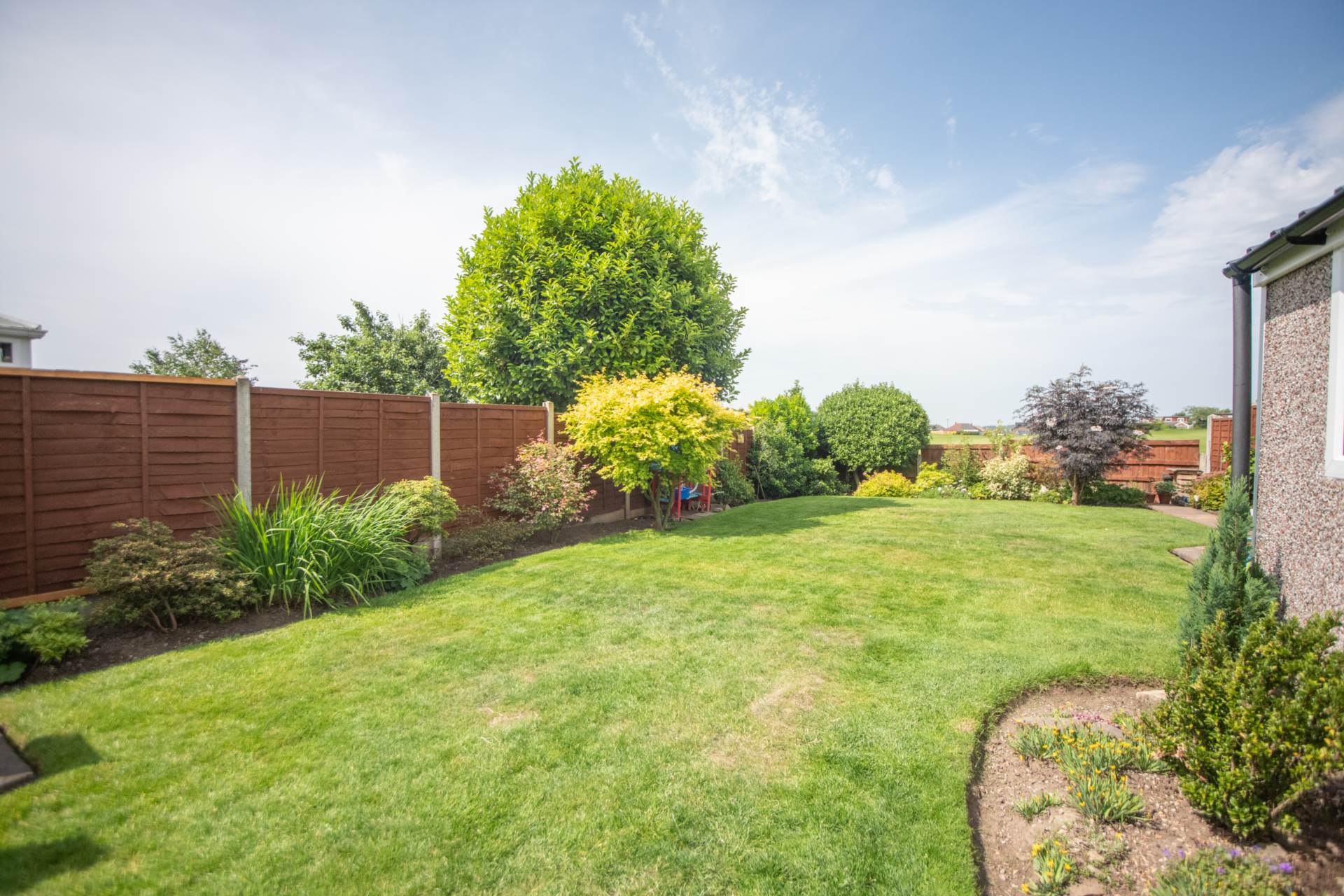 Manor Road, Shaw, Image 21