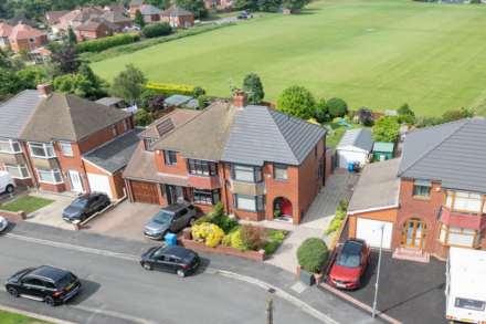 Manor Road, Shaw, Image 2