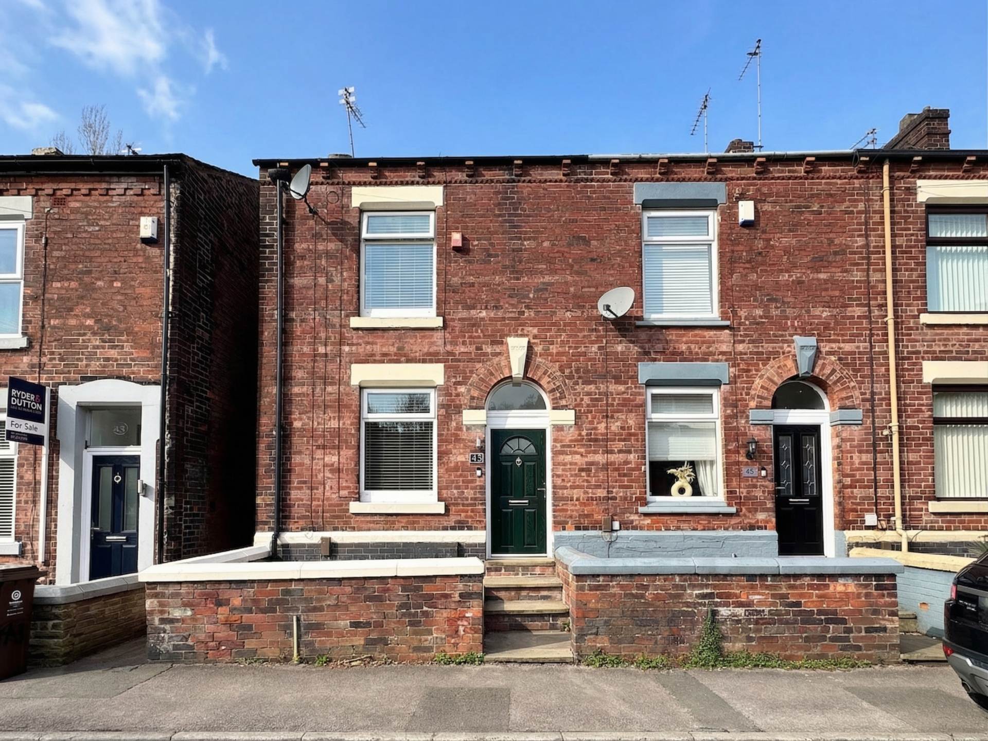 Dogford Road, Royton, Image 1