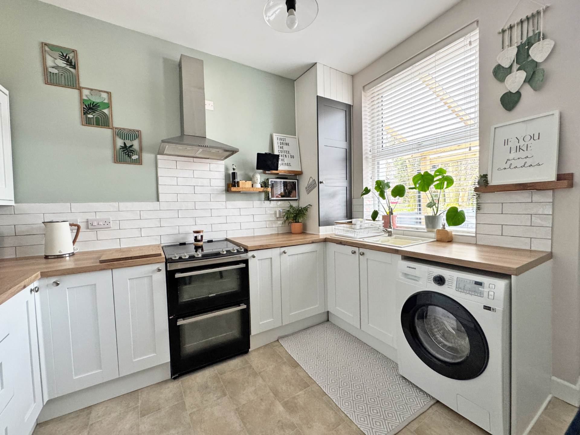 Dogford Road, Royton, Image 5