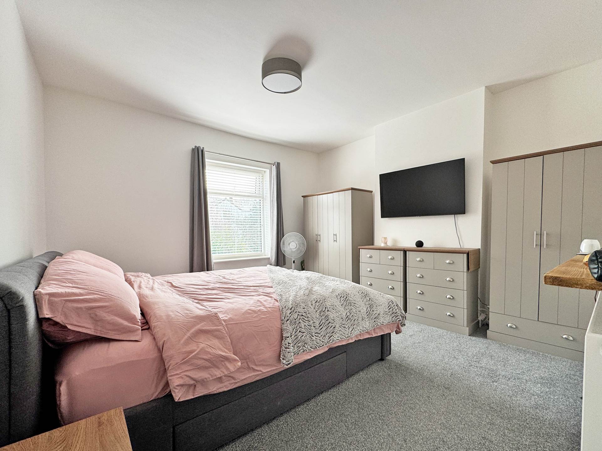 Dogford Road, Royton, Image 8