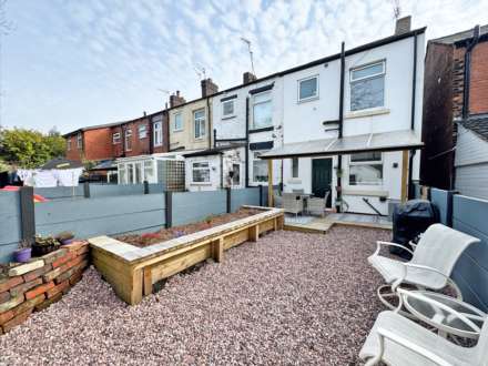 Dogford Road, Royton, Image 12