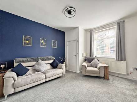 Dogford Road, Royton, Image 2